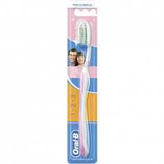 Periuta de dinti manuala Oral-B 123 Delicate White