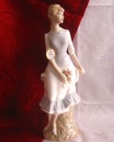 BIBELOU FIGURINA PORTELAN ENGLEZESC ROYAL DOULTON ROSE ARBOUR REFLECTIONS 30 CM