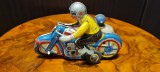 Jucarie veche, motocicleta cu ataș