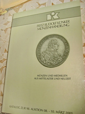 842-Catalog 6- Monede medievale- 450 pagini. foto