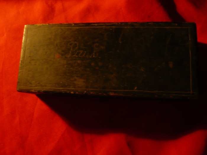 Cutie din lemn ,posibil sec.XIX ,dim.= 16,2x6,8x3,2cm , inscriptie Paul pe capac