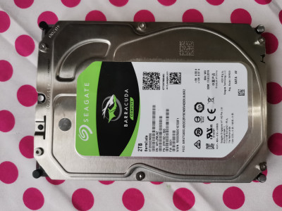 HDD 2 Tb 3,5 inch Seagate Sata3 256 MB buffer Desktop. foto