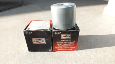 Filtru combustibil Champion L137 pentru ARO 240, Audi 80, Ford Transit. foto