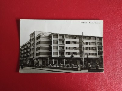CARTE POSTALA - RPR - PITESTI - PE STR. VICTORIEI foto