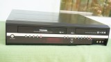 Triplu DVD recorder combo VHS si HDD Toshiba RD-XV47 stereo Hi-Fi DEFECT