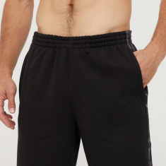 adidas Originals pantaloni scurti barbati, culoarea negru