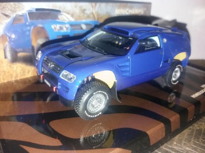 Macheta Volkswagen Race Touareg - 2003 - MINICHAMPS 1:43 foto