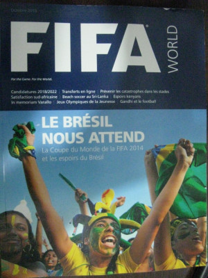 Revista de fotbal - FIFA world (octombrie 2010) foto