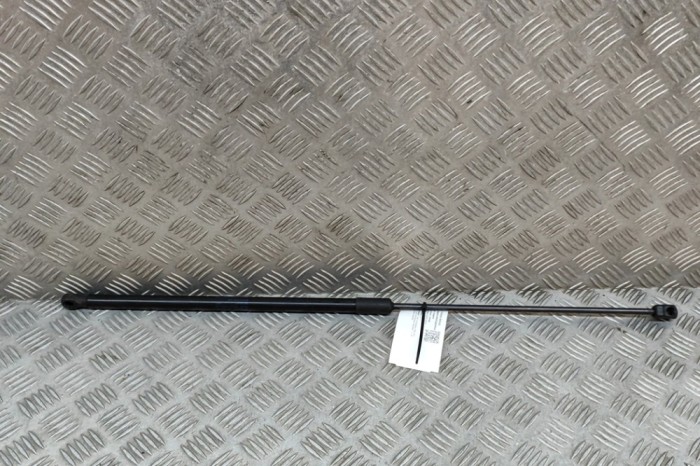 Amortizor capota dreapta față AUDI A3 Sportback 8VA, 8VF 2018 OEM: 8V0823359 23464976