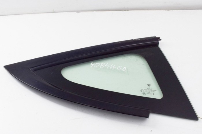 Geam lateral dreapta spate TESLA MODEL 3 2021 OEM: 1514979-01-B 21023856