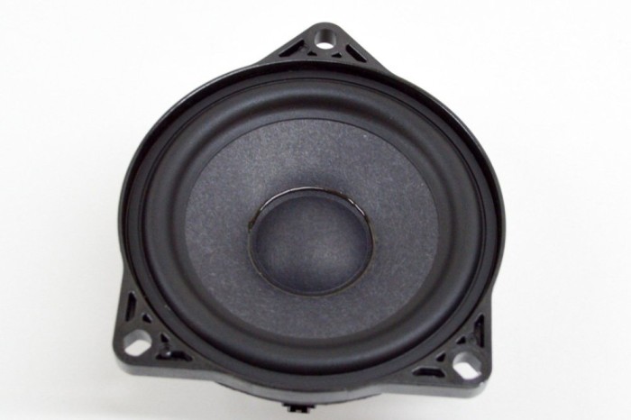 Difuzor ușă dreapta față TESLA MODEL Y 2022 OEM: 10984402,1079742-00-B | 15088013