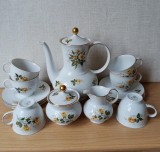 Serviciu de ceai/cafea din porțelan fin model cu trandafiri galbeni