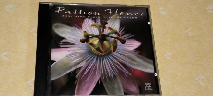 CD. COMPACT DISC AUDIO PASSION FLOWER &ndash; ZOOT SIMS PLAYS DUKE ELLINGTON