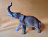 ELEFANT - produs vechi romanesc, anii 1970, era socialista, bibelou vechi, ceramica portelan, piesa superba