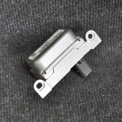 Senzor de accelerație VW GOLF V 1K1 2005 OEM: 1K0907655B,10.0985-0319.4 1484884 foto