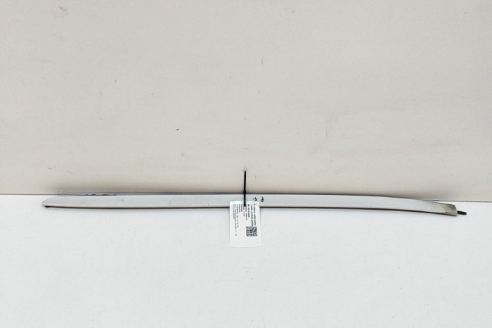 Ornament vertical parbriz st&acirc;nga BMW X5 F15, F85 2014 OEM: 7387917 | 31416456