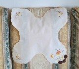 Servet mic Vintage din bumbac cu broderie aplicata tip quilt , pentru cosul de paine