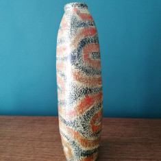 Vaza ceramica de la Pesthidegkút, proiectata de Csizmadia Margit