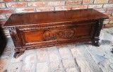 Cumpara ieftin Lada stil Neorenastere