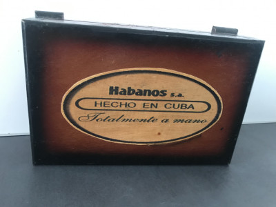 Deosebita cutie de trabucuri Habanos,Hecho en Cuba din Lemn ,veche,de colectie. foto