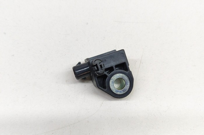 Senzor de impact st&acirc;nga spate LEXUS RX _LA1_, _LH1_ 2023 OEM: 89831-52100 27729002
