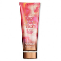 Lotiune de corp parfumata, Victoria&#039;s Secret, Pure Seduction Heat, Sparkling Raspberry &amp; Hibiscus, 236 ml