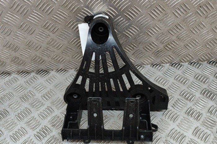 Suport compresor aer condiționat TESLA MODEL Y 2022 OEM: 1667014-00-B 25310394