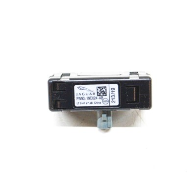 Amplificator de antena JAGUAR E-PACE X540 2020 OEM: FW93-19C024-AB foto