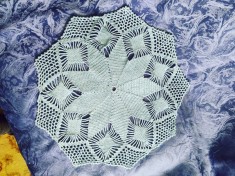 Mileu albastru, croșetat manual, aspect deosrbit