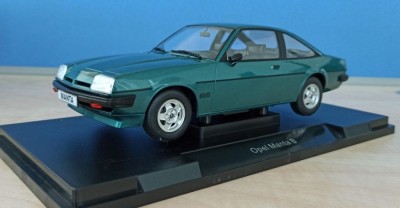 Macheta Opel Manta B GT/E 1980 verde - MCG 1/18 foto