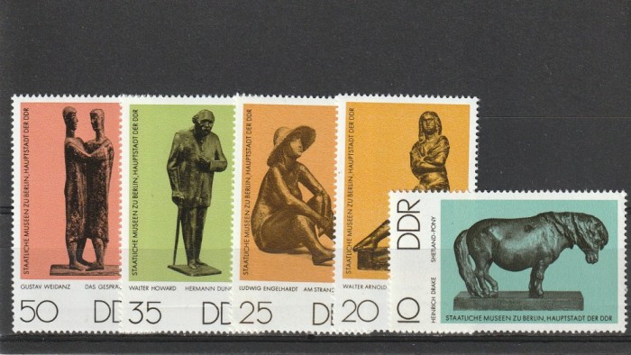 Sculpturi ,muzeu national Berlin ,DDR.