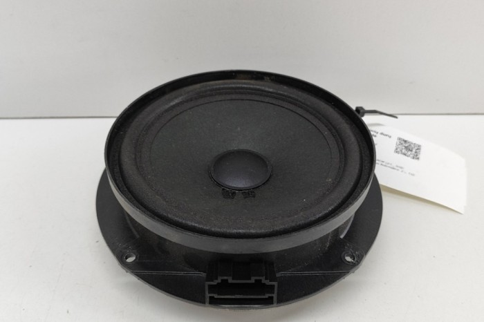Difuzor ușă dreapta spate VW AMAROK 2H_, S1B 2016 OEM: 2H0035453C 25253992