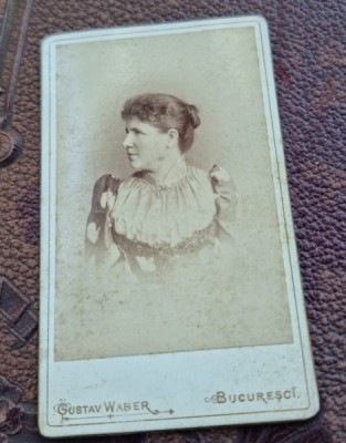 Fotografie femeie cu coc, tip CDV foto