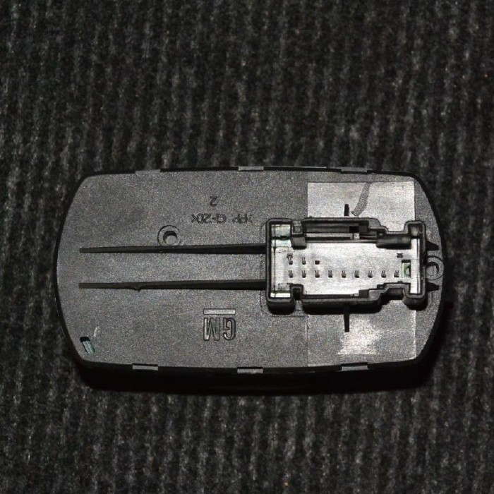 Buton geam ușă dreapta față OPEL CORSA D 2011 OEM: 13258521AA 1767951