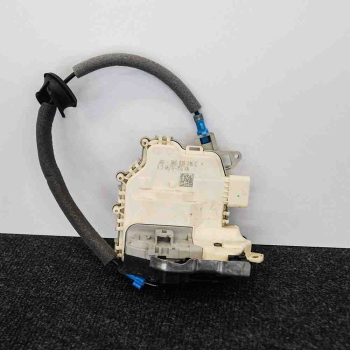 &Icirc;ncuietoare ușă dreapta spate AUDI A3 Limousine 8VS, 8VM 2014 OEM: 8K0839016C 2299977