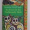 TEA TIME FOR THE TRADITIONALLY BUILT by ALEXANDER McCALL SMITH , 2009 , PREZINTA URME DE UZURA