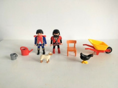 Lot figurine Playmobil Geobra ferma (2 omuleti, gaina, miel, roaba, scaun, etc) foto