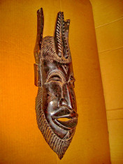C27-Masca antica Africa mahon masiv coloniile franceze sculptura manuala. foto