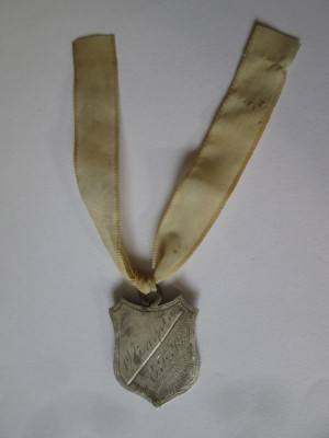 Rar! Medalion argint Olimpia C.F.R. concurs de scrima 1934 foto