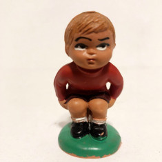 Figurine caganer din Catalonia, Spania, tradiție neobișnuită de Crăciun, baiat