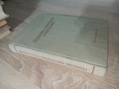 DEZVOLTAREA CONSTITUTIONALA A STATULUI ROMAN, 1957 foto