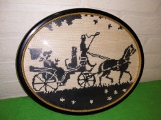 TABLOU CUSUT vechi cu SCENA DE EPOCA , rama din LEMN / GOBLEN (3)