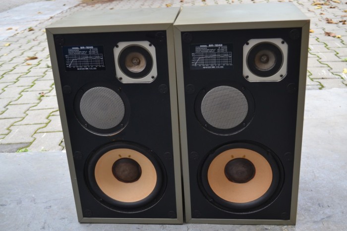 Boxe Akai SR 1040