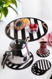 Cumpara ieftin Set tava servire + suporturi pahare, 8 bucati PLT0231 Negru 34.5x34.5x1 cm