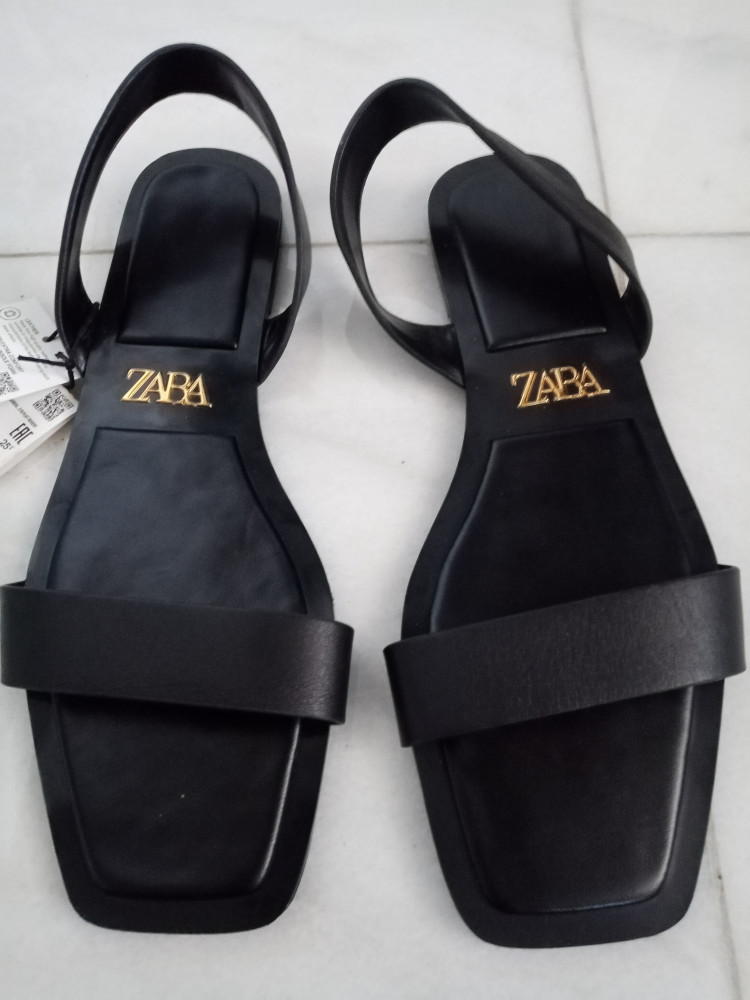 Vand sandale Zara din piele naturala neagra marimea 39, Negru | Okazii.ro