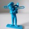 Figurina plastic vintage Kelloggs, 1987, albastru 5cm, instrumentist fanfara