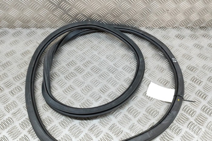 Garnitura ușă dreapta spate AUDI A3 Sportback 8VA, 8VF 2020 OEM: 8V4833721B | 29286328