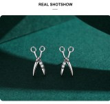 Cumpara ieftin Cercei din Argint 925 , zCreative Scissors, cu Cristale Zirconiu Cubic