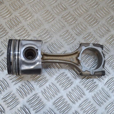 Piston TOYOTA AURIS _E15_ 2009 OEM: 13201-4908513101-0R031 3935821 foto