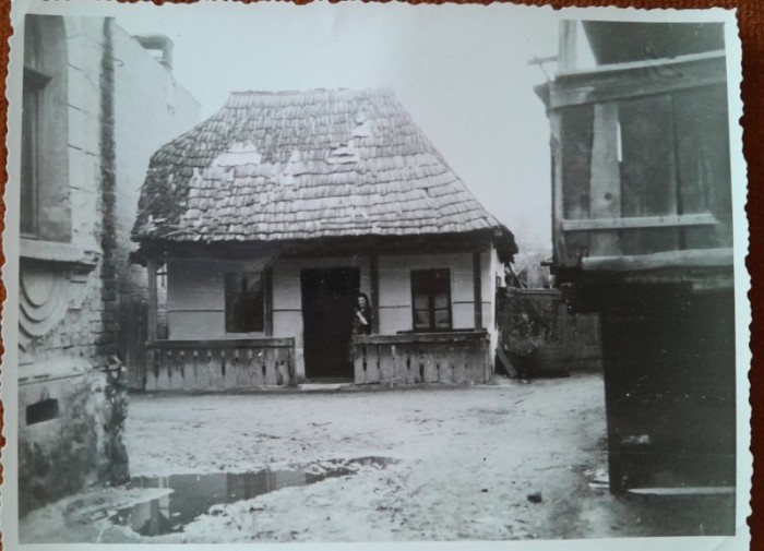 Fotografie, casa din Brad, Transilvania, perioada interbelica